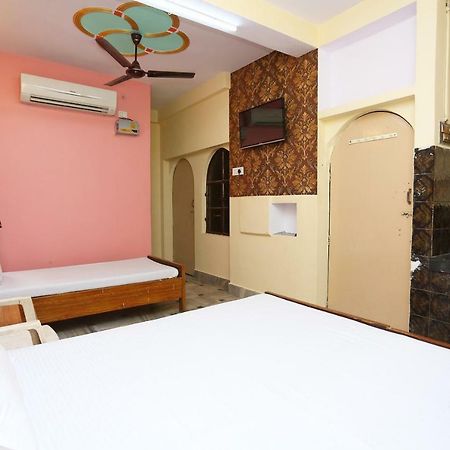 Spot On 45585 Hotel Aakash Ganga Varanasi Eksteriør bilde
