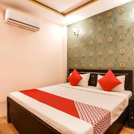 Spot On 45585 Hotel Aakash Ganga Varanasi Eksteriør bilde