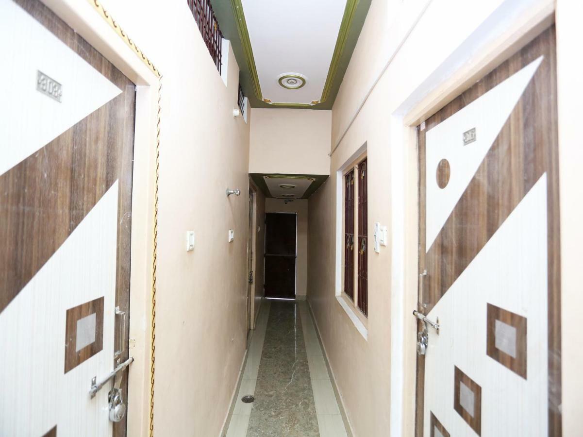 Spot On 45585 Hotel Aakash Ganga Varanasi Eksteriør bilde