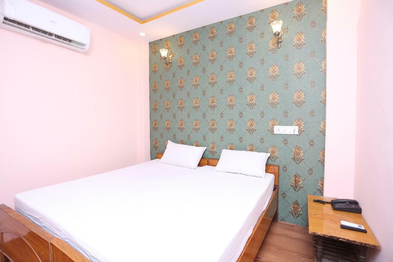 Spot On 45585 Hotel Aakash Ganga Varanasi Eksteriør bilde