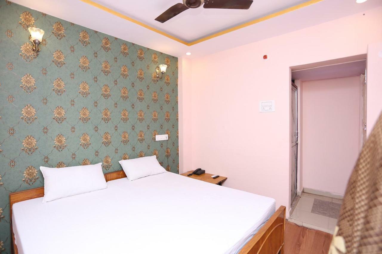 Spot On 45585 Hotel Aakash Ganga Varanasi Eksteriør bilde