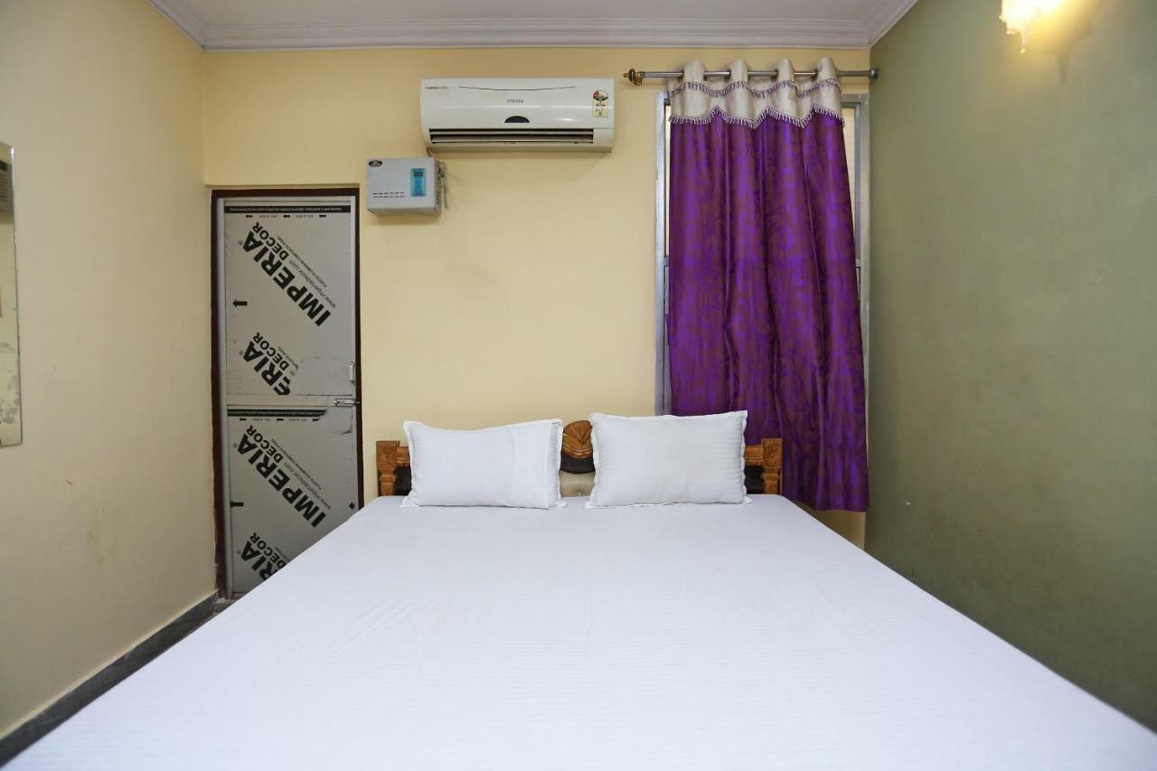 Spot On 45585 Hotel Aakash Ganga Varanasi Eksteriør bilde