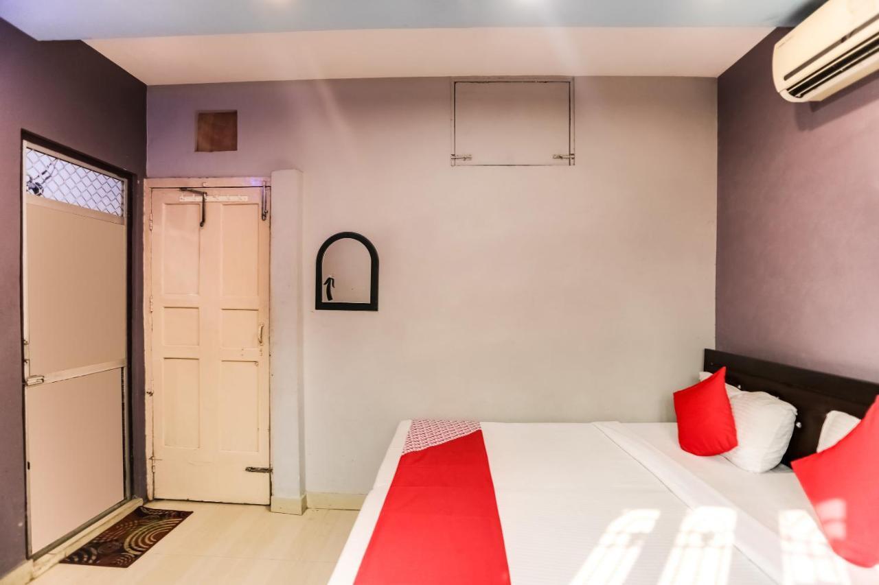 Spot On 45585 Hotel Aakash Ganga Varanasi Eksteriør bilde