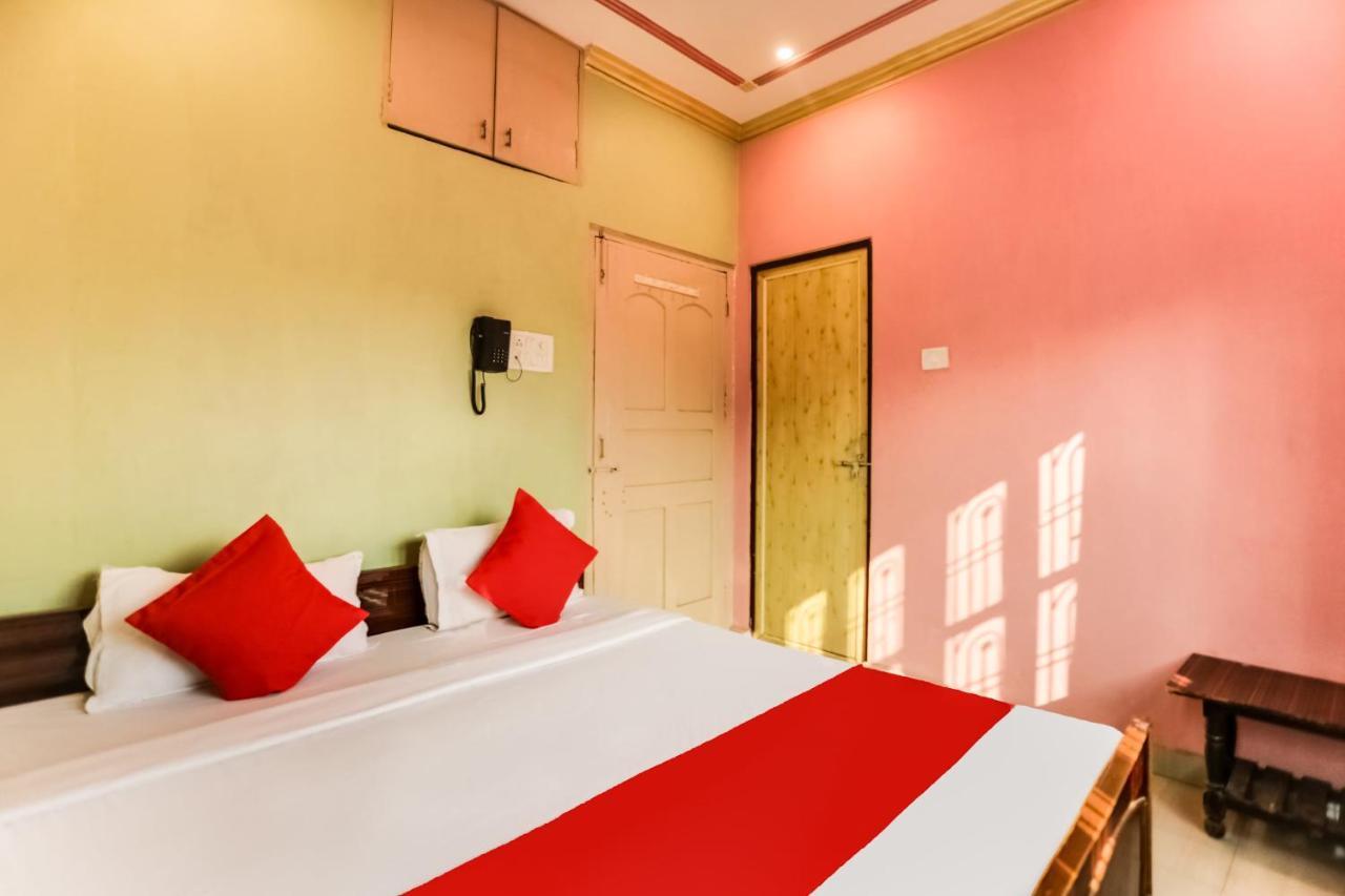 Spot On 45585 Hotel Aakash Ganga Varanasi Eksteriør bilde